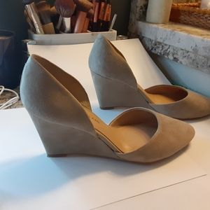 Antonio Melani D'orsay tan wedges size 6.5